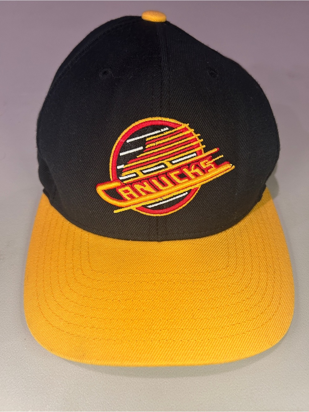 Vintage NHL Vancouver Canucks Mitchell & Ness snapback cap